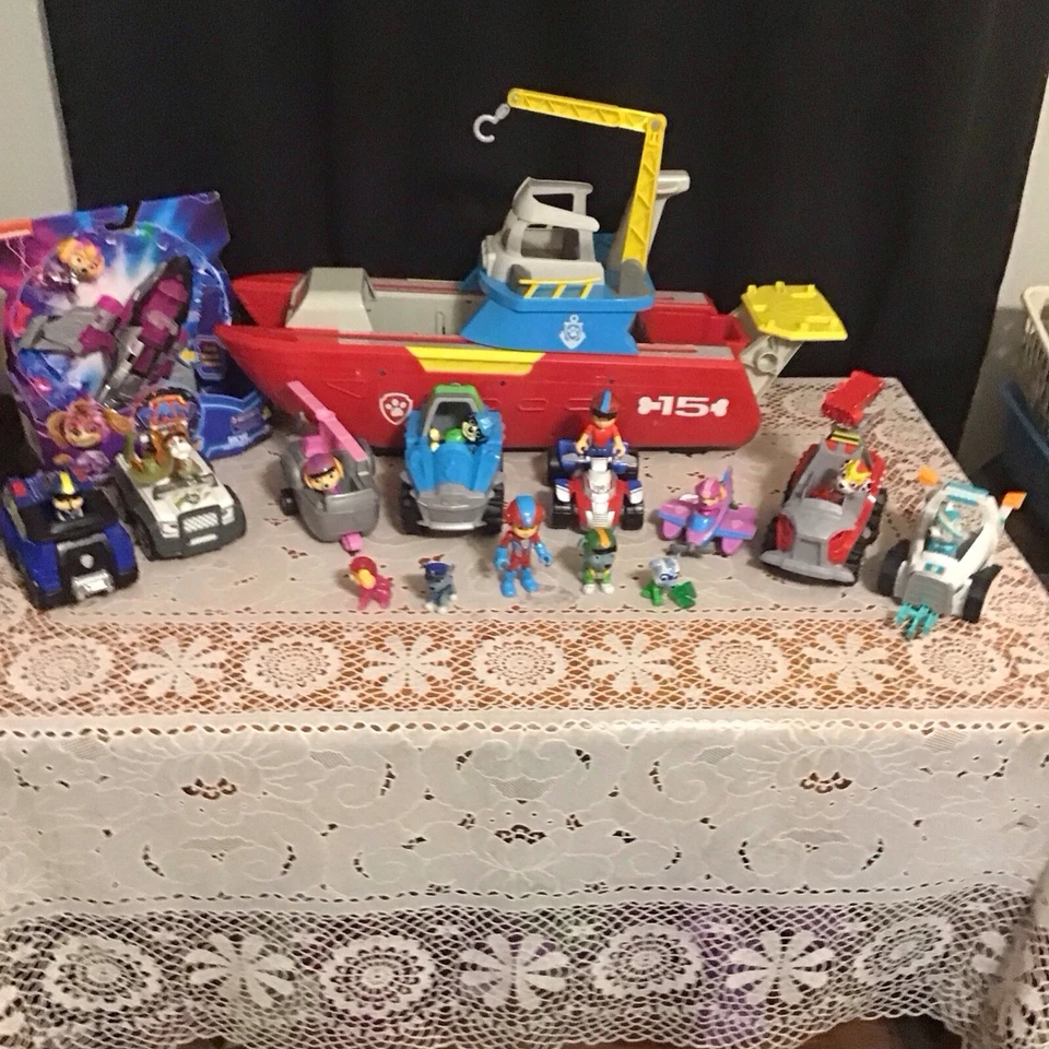 Lote de 24 peças de veículos e figuras de brinquedos para barco de patrulha marítima Paw Patrol - Imagem 2 de 4