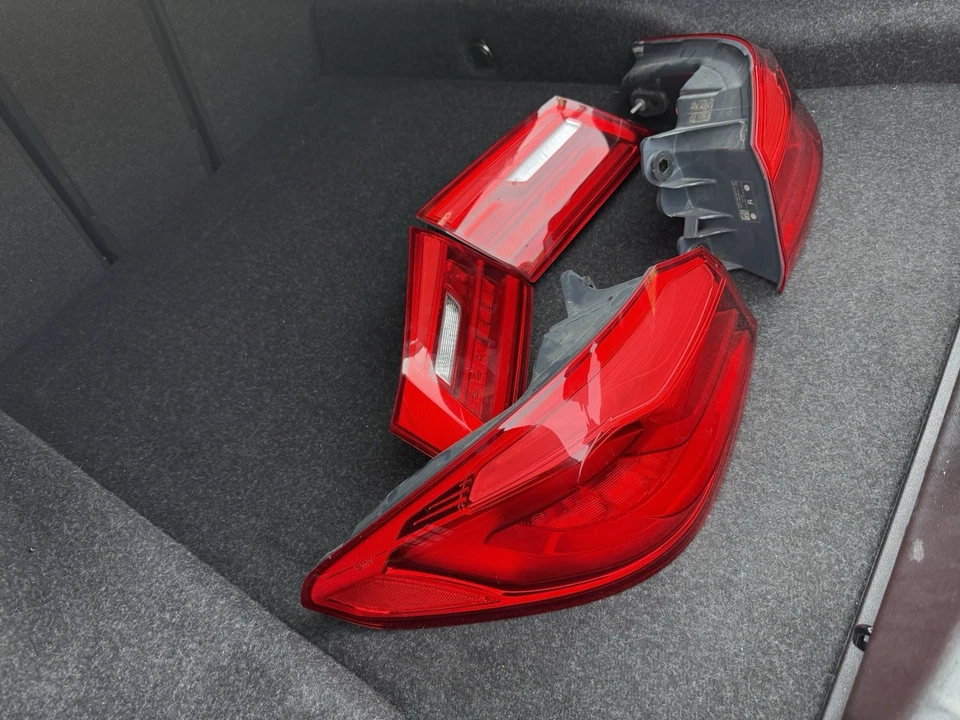 BMW 540i 2020 luces traseras Foto 3 de 4