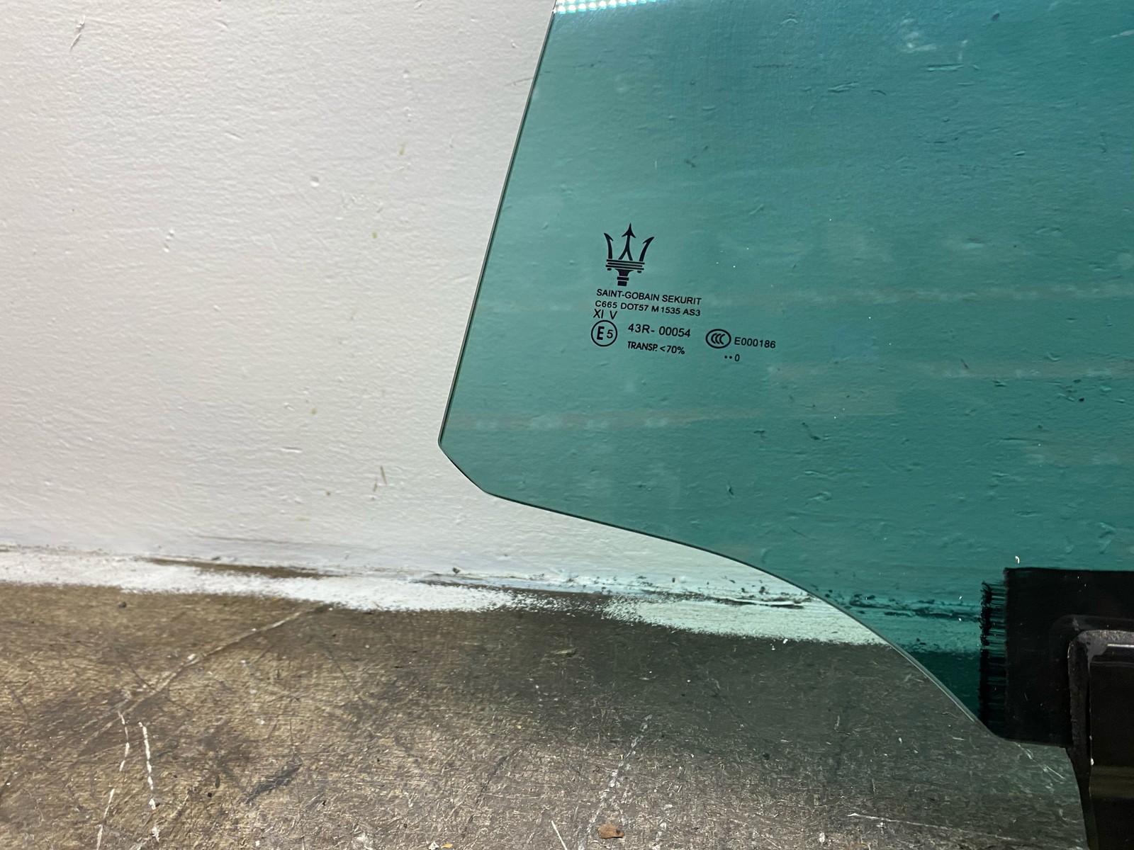 2017-2024 MASERATI LEVANTE OEM REAR RIGHT PASSENGER SIDE DOOR WINDOW GLASS PANEL