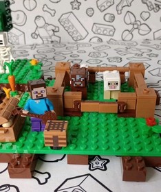 LEGO Minecraft: The Farm (21114) 100% complete with manual, no box.