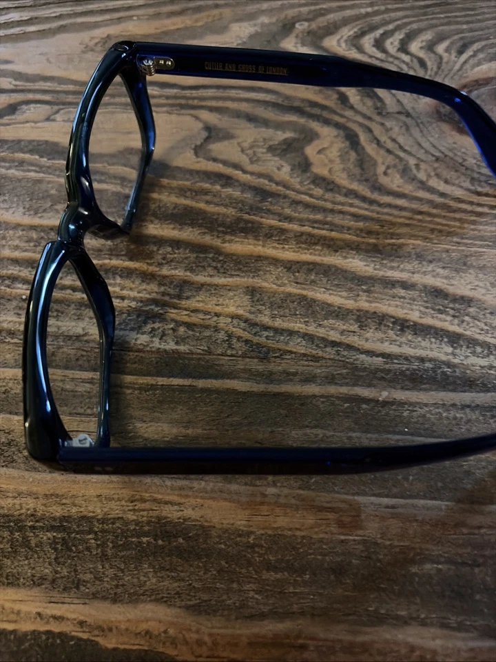 Anteojos Cutler And Gross London verde tortuga con lentes de transición grises Foto 4 de 4