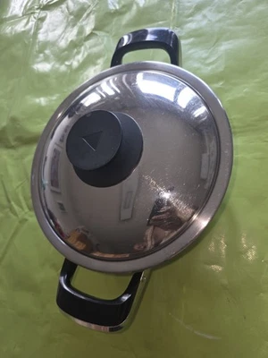 AMC   Topf mit Deckel 2,1L 20cm Durchmesser ID 8046 - Bild 1 von 4