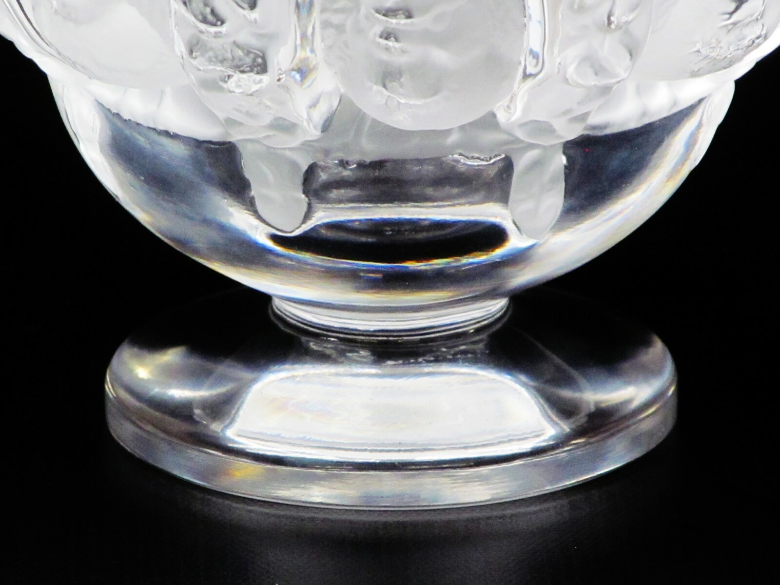 Lalique Crystal DAMPIERRE Art Glass Footed Vase Birds.4 3/4" Height 4 1