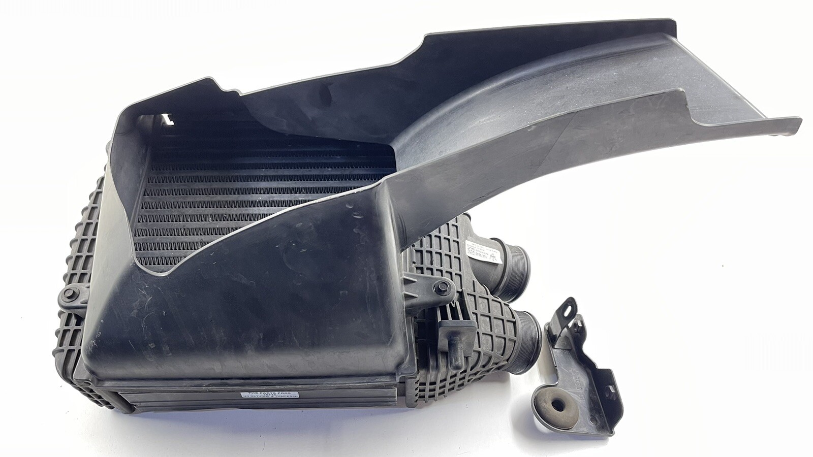 14-17 MASERATI QUATTROPORTE RIGHT TURBO INTERCOOLER W/ DUCT 670009833 OEM