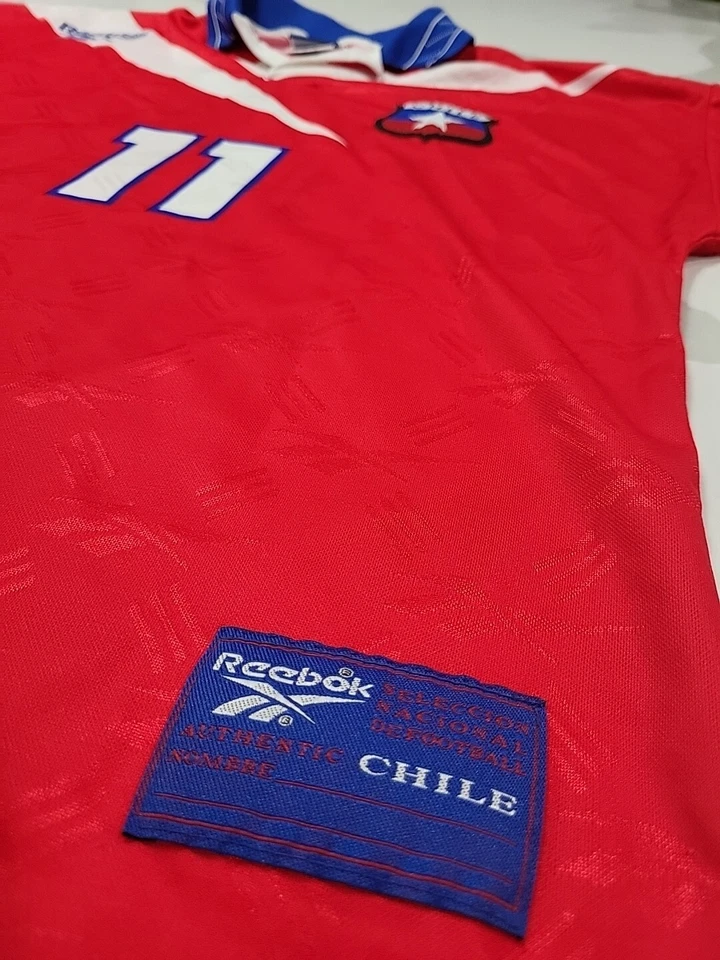 Vintage 96 -98 Chile Soccer Team Marcelo Salas #11 Home Jersey Size Medium  - Image 2 of 4