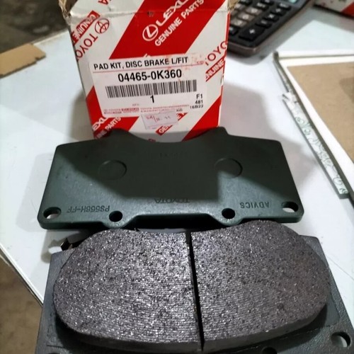 Brake Front Pads Set Hilux TOYOTA Shogun Prado Toyota NEW GENUINE 04465-0K360 - Picture 2 of 5