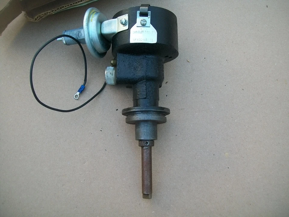 Nuevo de Lote Antiguo MoPar 1972 Dodge D600 D800 W600 S600 C600 C800 361 Distribuidor con Tach Drive Foto 2 de 3