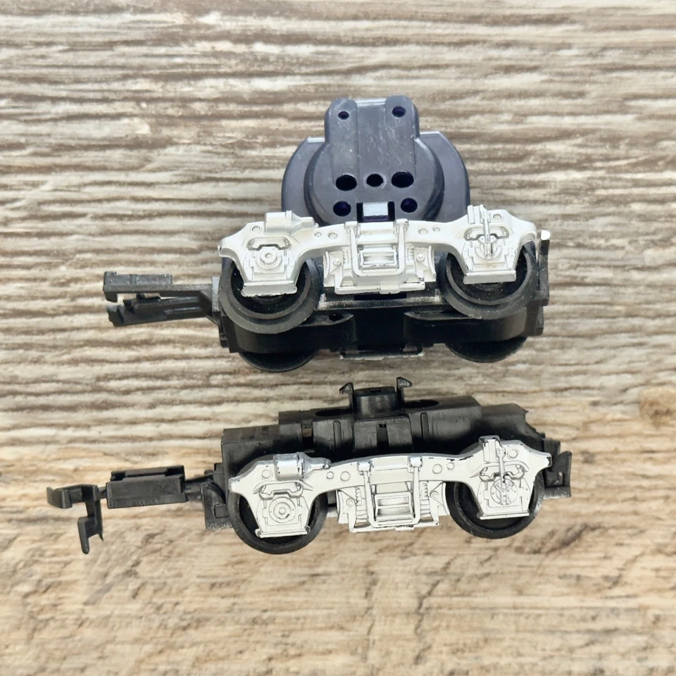 Lote de piezas de repuesto para vagones de tren LIFE-LIKE HO Engine Trucks Bogies con acopladores Foto 3 de 4