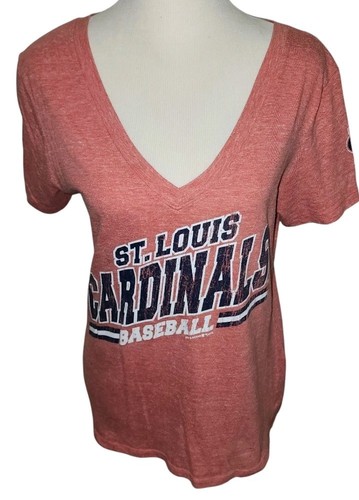 Camiseta de béisbol St. Louis Cardinals con cuello en V para mujer talla GRANDE 5th & Ocean Fandom - Imagen 3 de 7