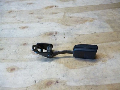 ancrage ceinture sécurité arrière gauche - Peugeot 307 cc 1.6 essence - Photo 1/4