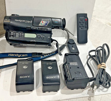 Sony CCD-TR93 Video8 Handycam Working ,remote ,charger ,2 batteries,tripod mount
