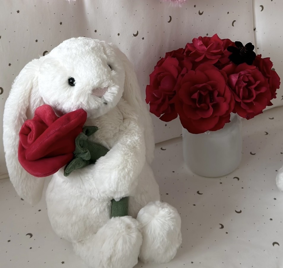 Jellycat Cream Bunny With Rose Valentines collection 2026