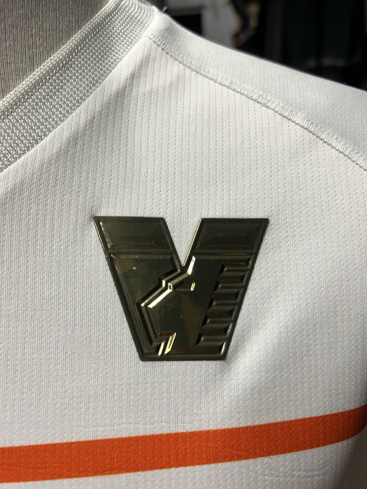 Picture 3 of 8
