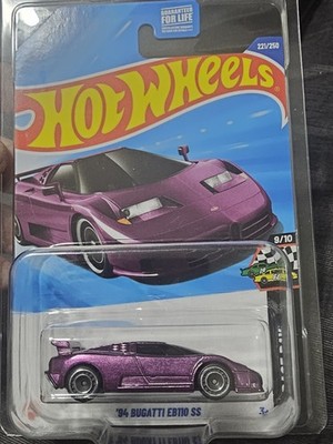 Hot Wheels 2 Super Treasure '94 Bugatti EB110 SS, 2025 BMW M3 Wagon W/ Protector