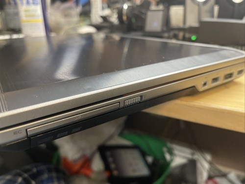 Dell Latitude E6520 Intel Core i5 2.6GHZ 8GB RAM 256GB SSD With Dock Station - Picture 8 of 11