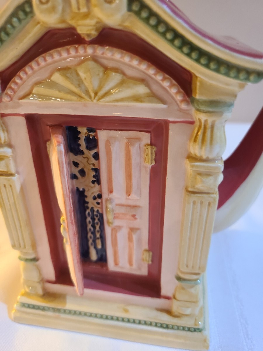 Vintage 1996 Dept 56 Hickory Dickory Dock Tea pot Mouse Mice