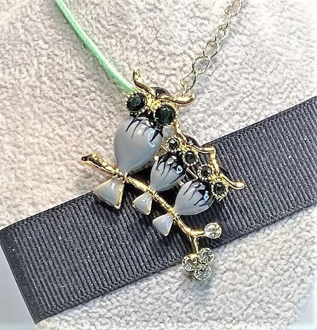 BETSEY JOHNSON OWL FAMILY ON LIMB GREY/BLACK ENAMEL  PIN/PENDANT  WITH FREE CORD - Image 2 of 4