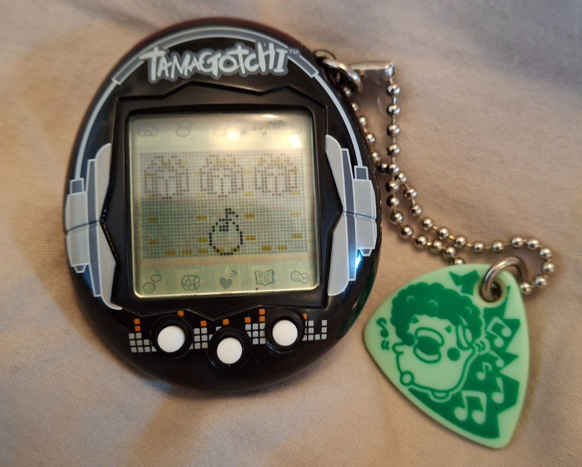Tamagotchi V6 Music Star Headphones Virtual Pet Vintage Retro Game Bandai