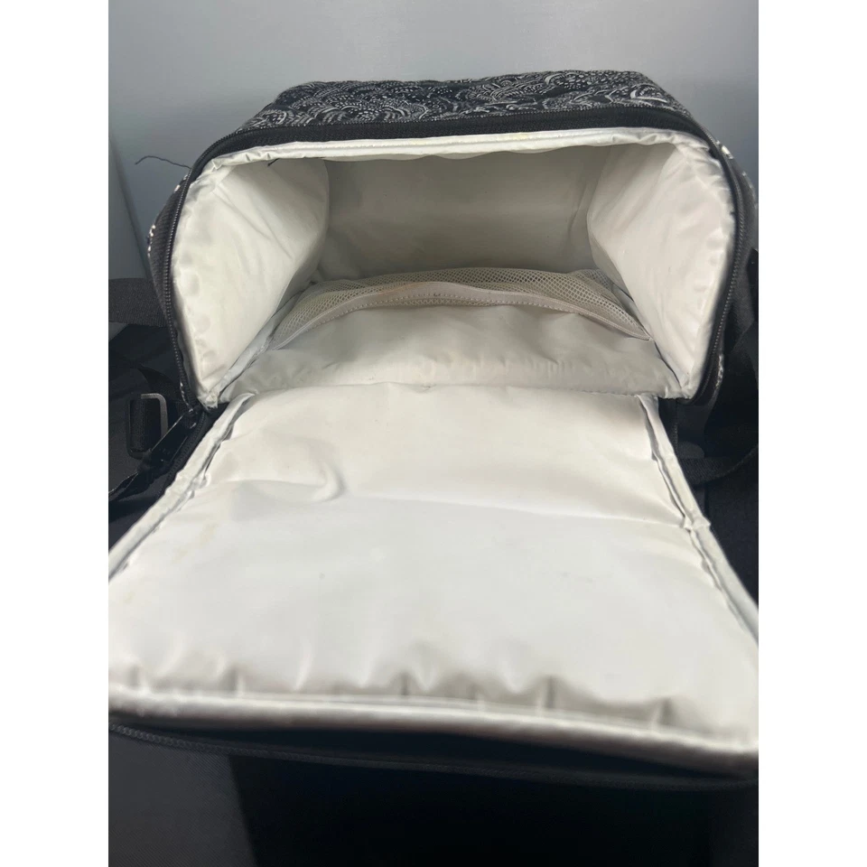 Caja de almuerzo Vera Bradley blanca y negra de cachemira bolsa refrigeradora correa con asa superior Foto 4 de 4