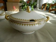 Haviland & Co. Limoges Schleiger #575 Covered Soup Tureen                    HVM