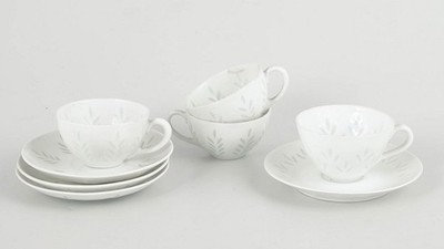Friedl Holzer-Kjellberg for Arabia. Four demitasse cups with saucers. 1970s.