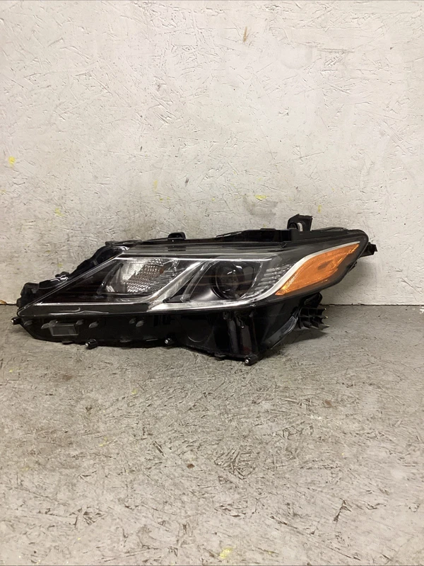 2018-2024 TOYOTA CAMRY LEFT LH DRIVER SIDE HEADLIGHT OEM US BUILT W/O BLACK TRIM