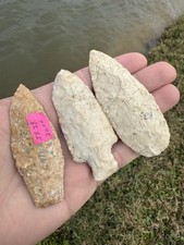Lot Of Three Native American Arrowheads Points 