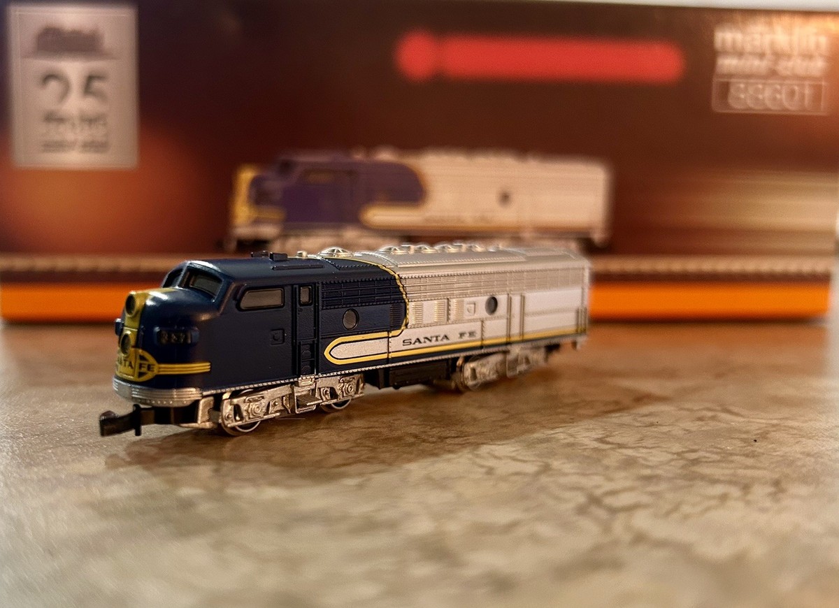 Marklin 88601 Z Scale Blue Santa Fe F7 Diesel (#1) | eBay