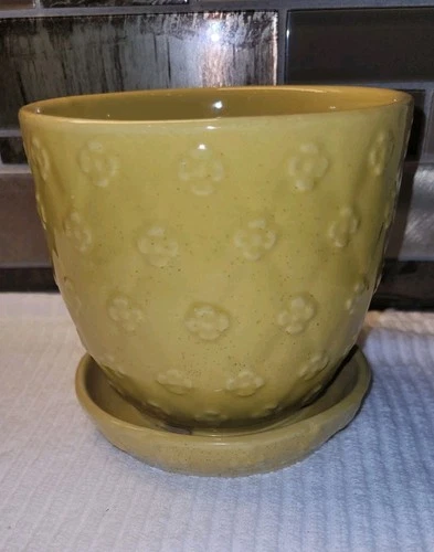 Vintage Shawnee Pottery Yellow Flower Pot Planter Daisy  1940s 1950s USA 455