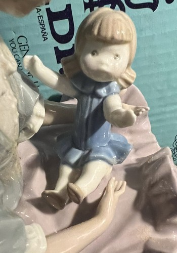 Lladro 1379 Debbie und ihre Puppe wird nicht mehr produziert! Blaue Lladro Box! Neuwertig! Selten! - Bild 6 von 12