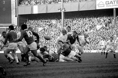 Tony Doyle Passes The Ball To Teammate Tony Ward Watched 1984 OLD RUGBY PHOTO