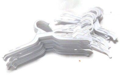 Children s Loose White Plastic Retail Store Hangers Two Sizes 34 Count  A12