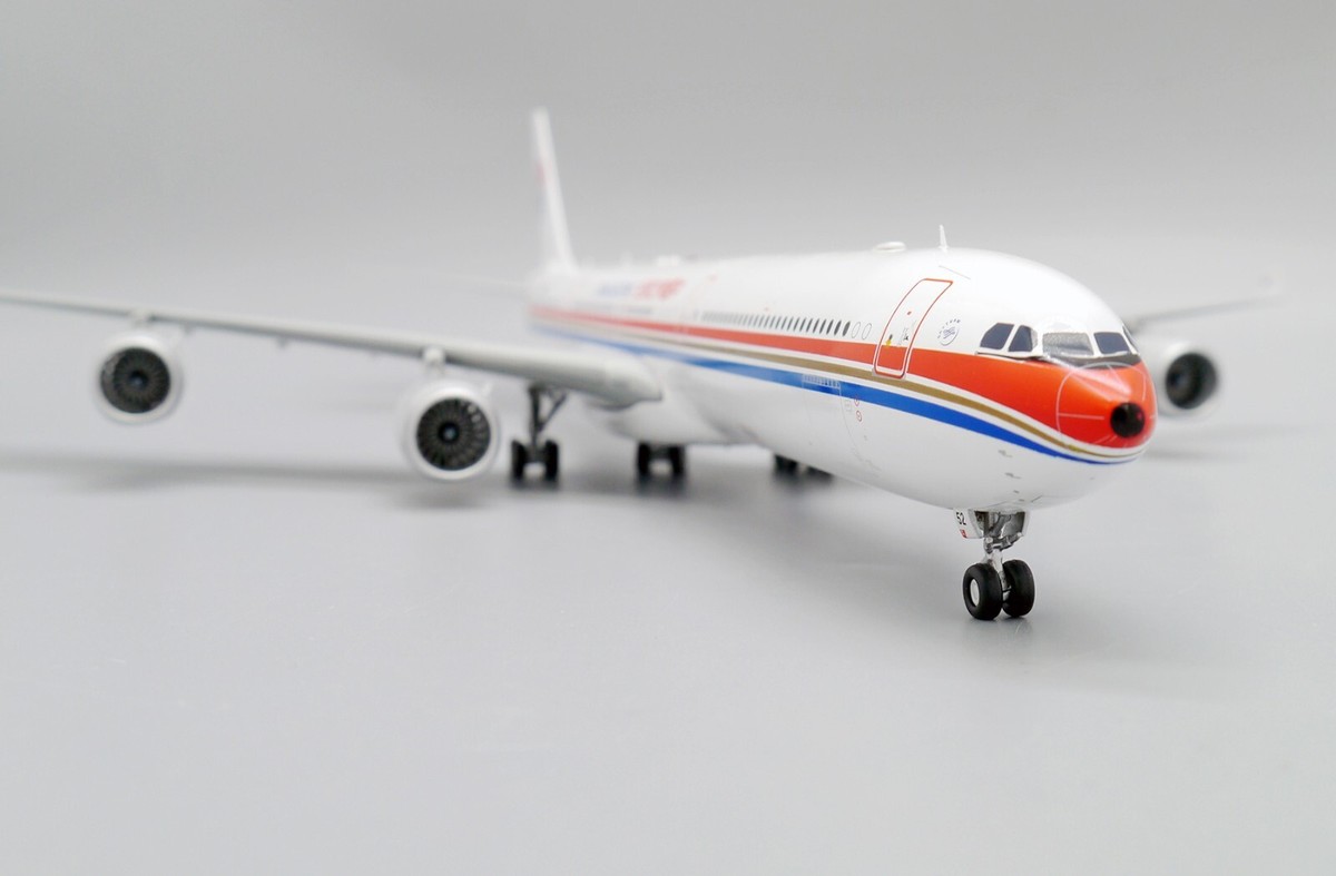 China Eastern A340-600 Reg: B-6052 JC Wings Scale 1:200 Diecast