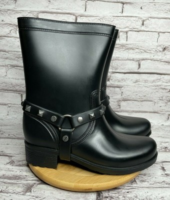 dirty laundry rain boots