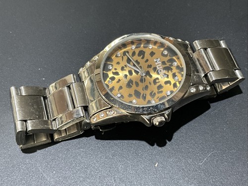 Mudd Watch Womens Silver Stainless LEOPARD FACE NEW BATTERY - Picture 5 of 5