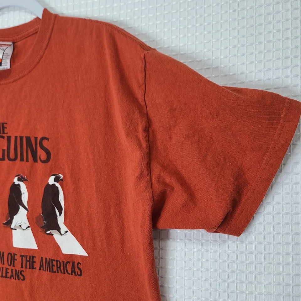 UWD Duck Co Mens Large Orange Penguin Audubon Aquarium New Orleans The Beatles - Image 2 of 4