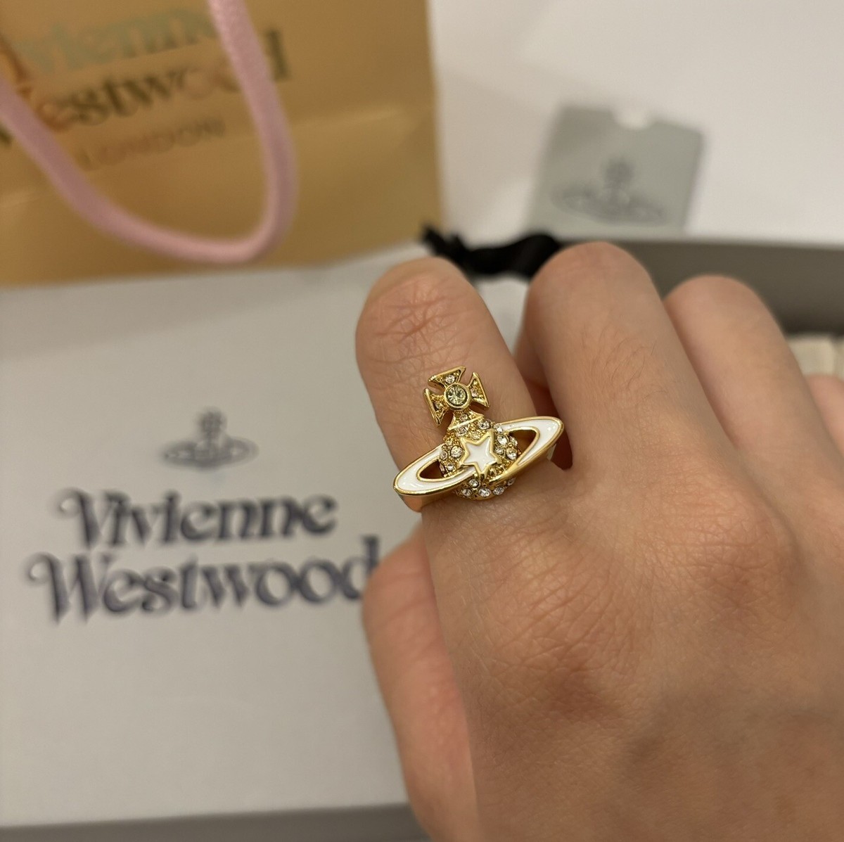 vivienne westwood 美品✨ Jacinda Orb Ring Vivienne Westwood Shooting Star Crystal Saturn Orb Ring