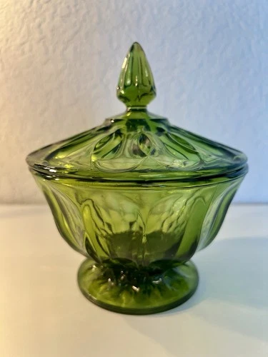 Vintage 70s Anchor Hocking Green Glass Lidded Pedestal Candy Dish 7” Sorrento