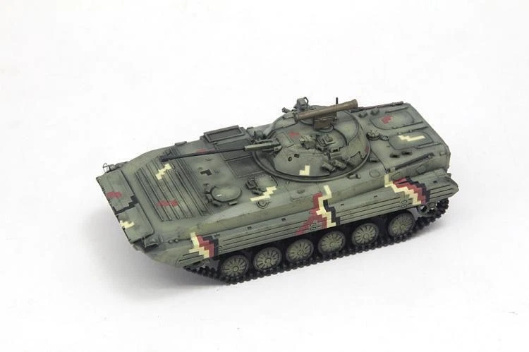 Sanrong 1/72 Ukrainian BMP-2 Infantry Fighting Vehicle Finished Model Model New - Image 2 of 4