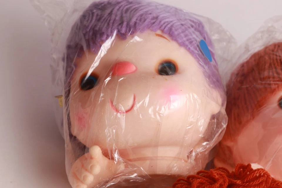 3 Vintage Darice Craft Fluppies Vinyl Doll Heads Yarn Hair NOS 6" & 4" - Image 2 of 4