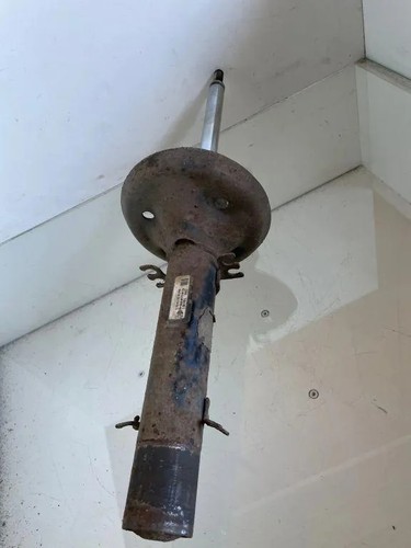 VW BORA Variant 1J6 Stoßdämpfer vorne rechts 1J0413031AE 1.90 Diesel 33211550