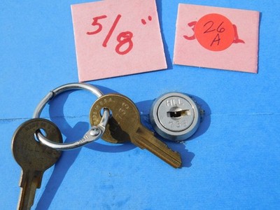 1960s Arcade Game Lock & Key ~ 5/8 inch - Chicago 2 keys HLL733