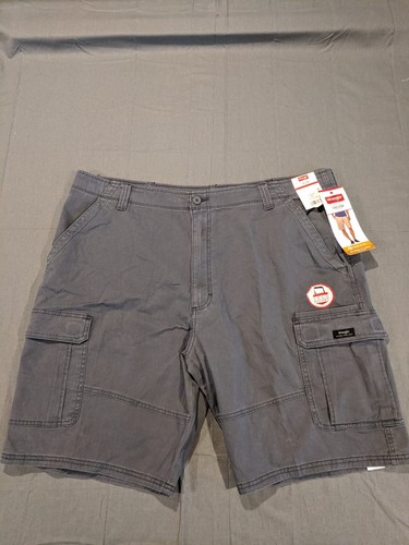 Wrangler Shorts Mens 42 Relaxed Cargo 