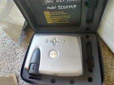 Dell 3200LP Projector  Remote, VGA Cable, Power Cord  Case