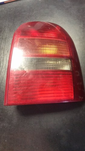 8D9945096 Scheinwerfer hinten rechts für Audi A4 Avant