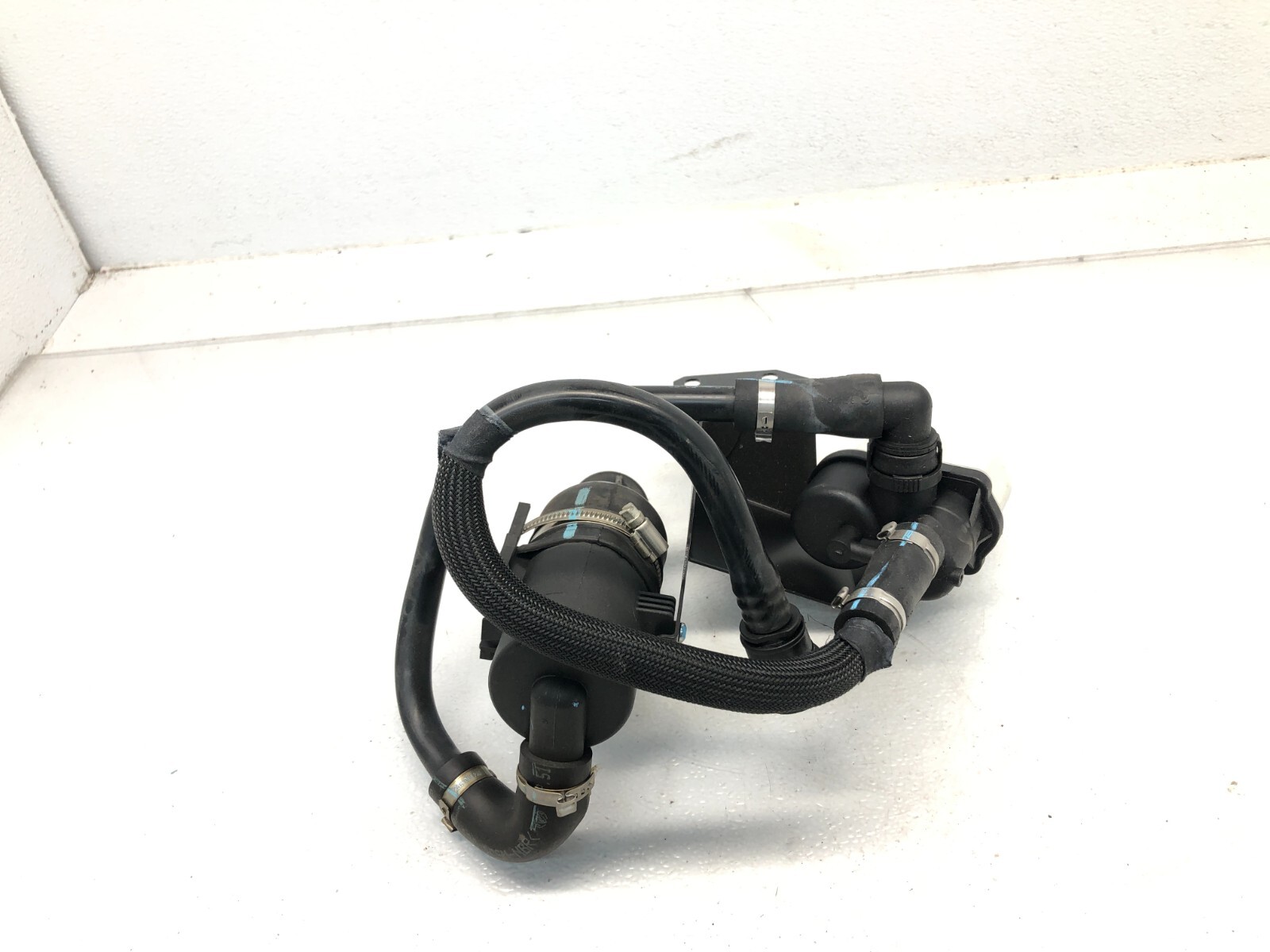 2008-2019 MASERATI GRANTURISMO S M145 FUEL VAPOR EMISSION RESERVOIR VALVE OEM