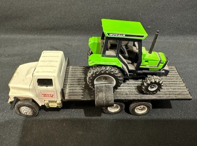 Ertl Deutz-Allis Delivery Truck #2204 with Deutz Allis 6260 Tractor 1/64 Scale - Image 2 of 4