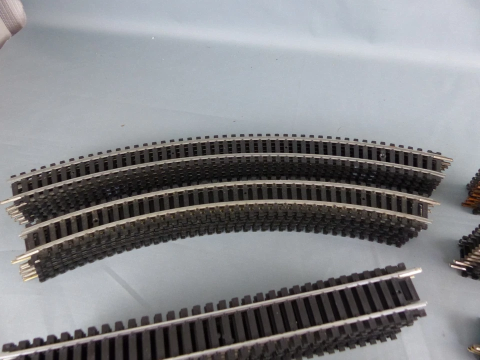 LIMA Ho 1/87 lot de 54 rails courbes et droites , bon état - Photo 2/4