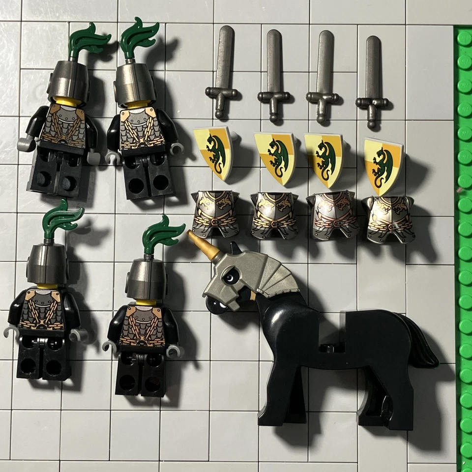 LEGO Kingdoms Dragon Knight Chains and Helmet Shield Sword Cas493 B1 7 - Image 2 of 4