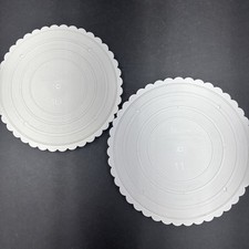 Wilton Circles of Strength 2 tier Cake Separator Plates Scalloped 10   11"